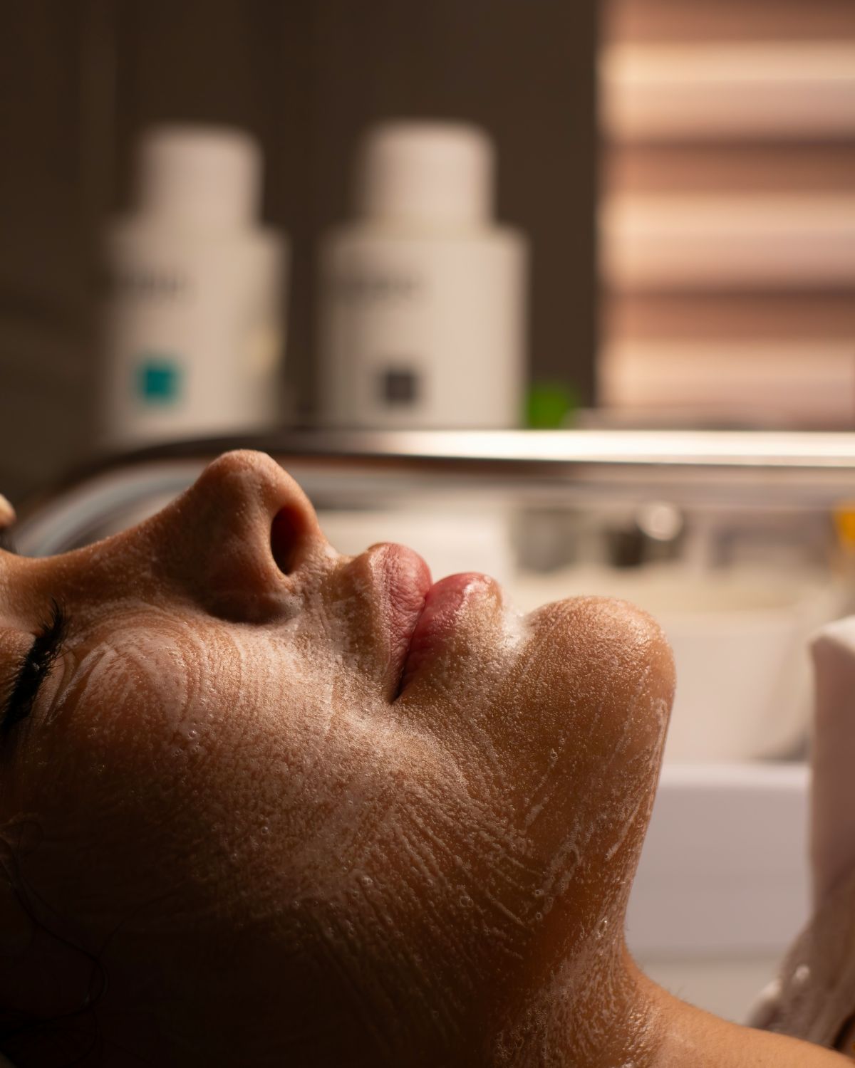 Tratament facial de dermatocosmetică medicală la Clinica Doctor Jolie, Alba Iulia