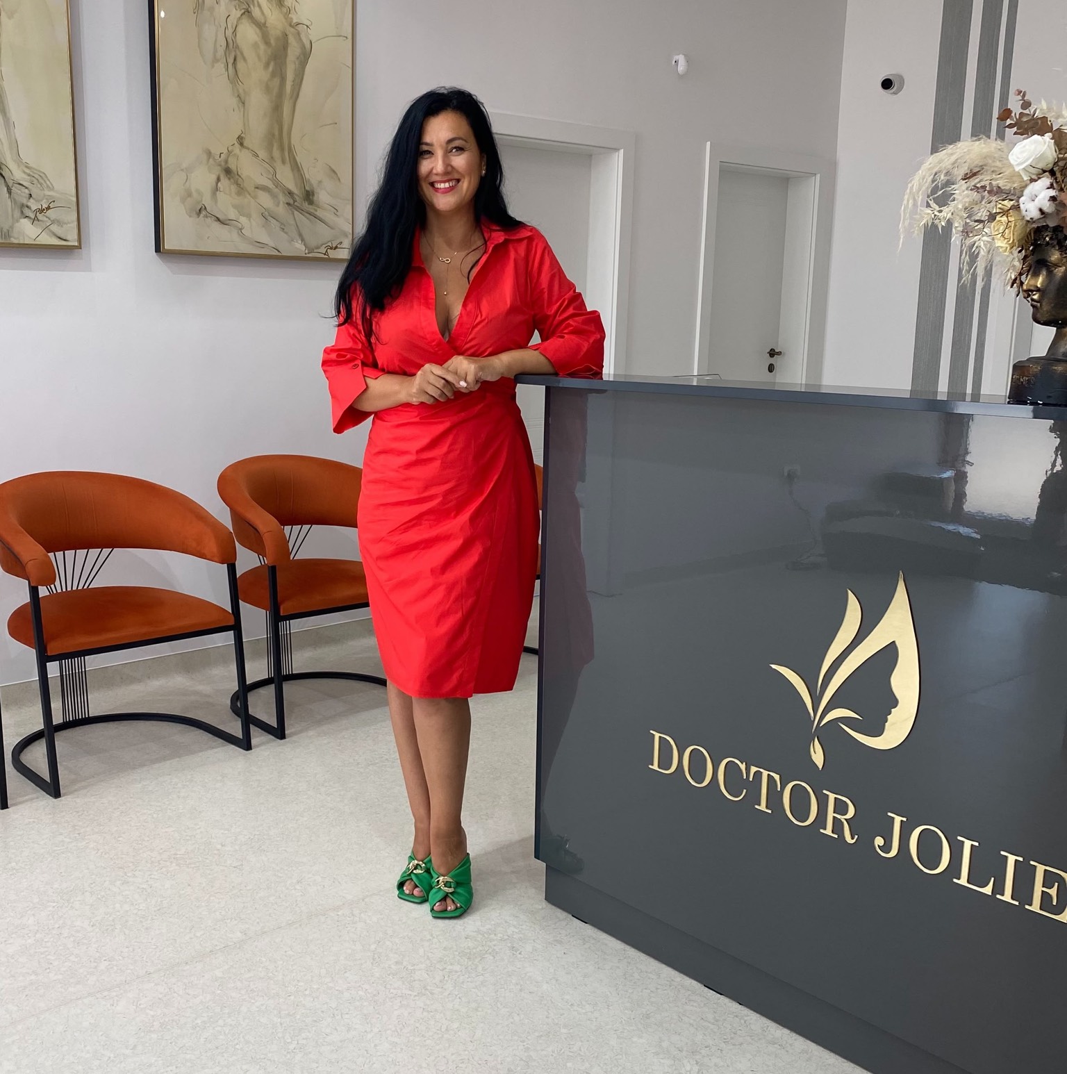 Sanda Nistor Fechete la recepția Clinicii Doctor Jolie